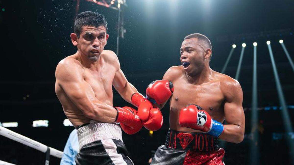 Yoelvis Gómez peleó por última vez en mayo del 2022 cuando superó por unanimidad al mexicano Jorge Cota (30-6, 27 KO) en su combate de 10 asaltos en la Arena Gila River de Glendale, Arizona.
