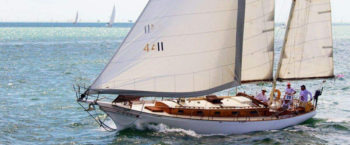 Regata del Día de la Raza en la Bahía de Biscayne.