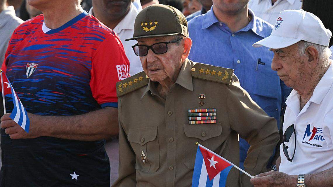 Cubanoamericanos de la Florida celebran la acusación federal contra Raúl Castro