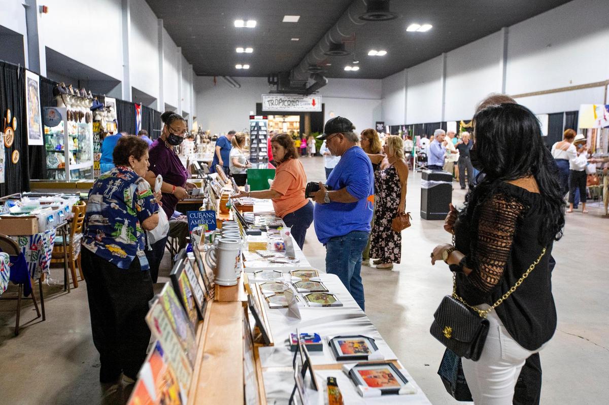 Venta de memorabilia en Cuba Nostalgia