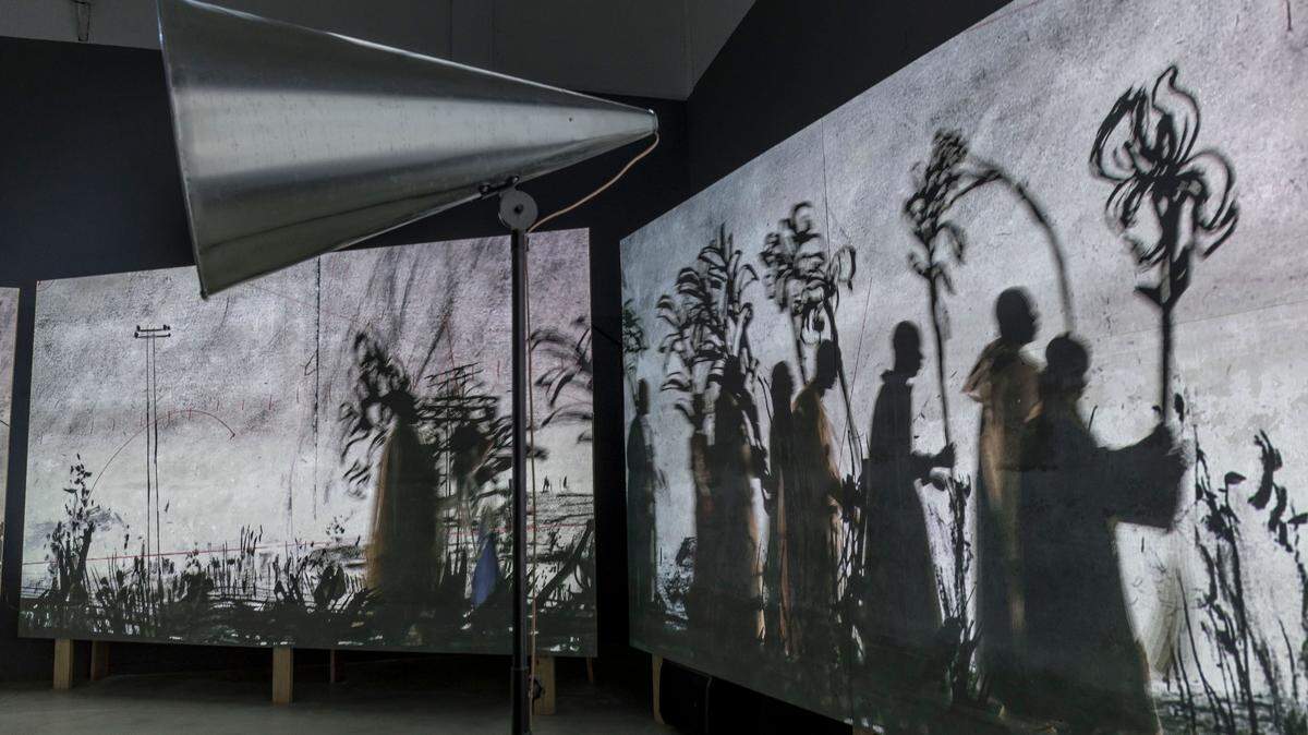 Willian Kentridge, 'More Sweetly Play the Dance'. Imágenes de la exposición en el MDC MAD, 2018.