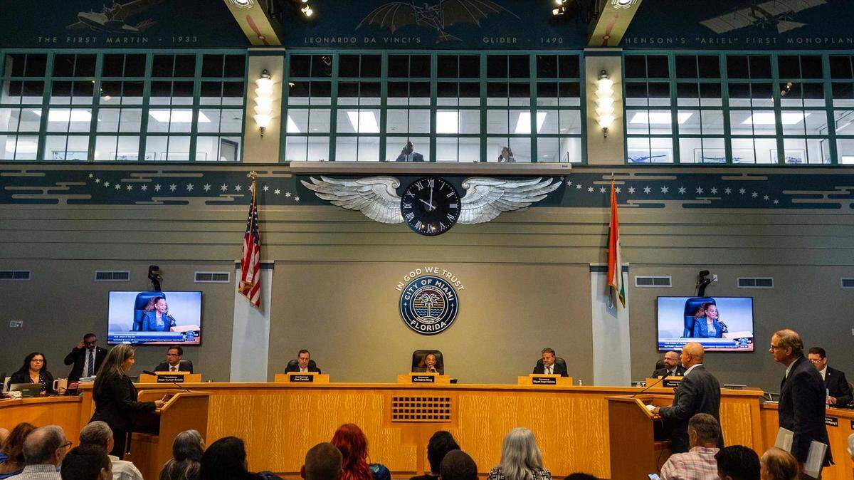 Reunión de la comisión de la ciudad de Miami el martes 17 de junio de 2025, en Miami, Florida.