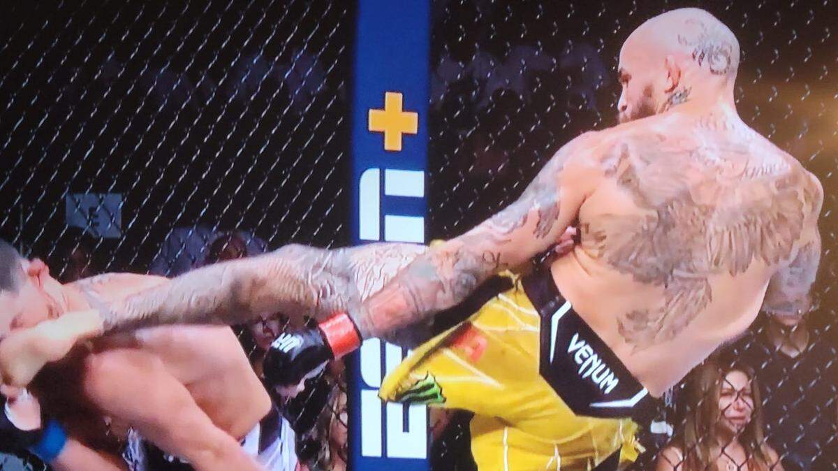 Marlon “Chito’’ Vera sigue superando obstáculos y mejorando de pelea en pelea. El ecuatoriano dio un golpe de autoridad y, literalmente, un golpe dentro del octágono con una patada en la cabeza que envió a Dominick Cruz a la lona el sábado por la noche en el evento principal de la UFC desde el Pechanga Arena en San Diego.