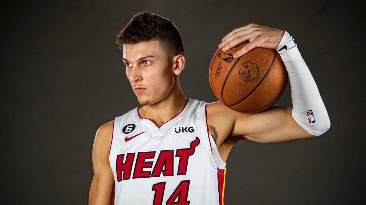 El Heat hizo una inversión considerable a largo plazo en uno de sus jugadores jóvenes clave el domingo cuando le dio al escolta Tyler Herro una extensión de cuatro años, que podría valer hasta $130 millones. 