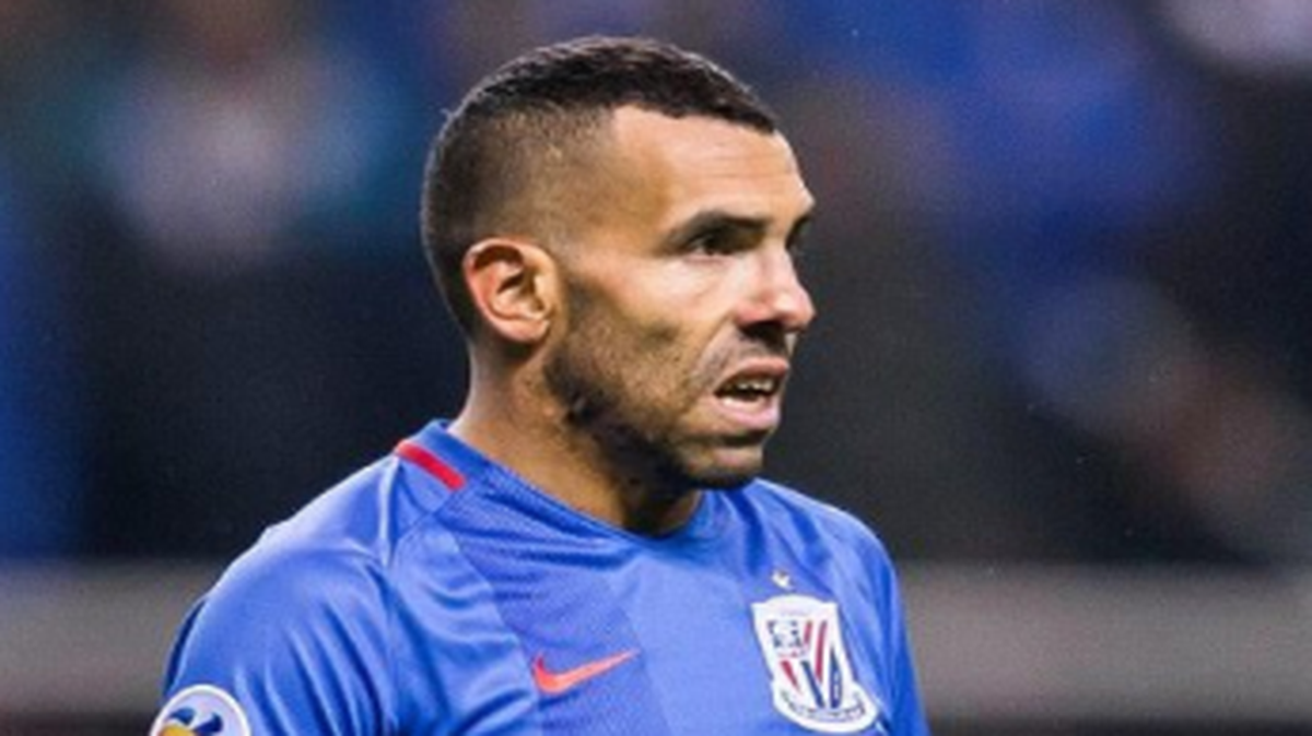 Con 33 años, Carlos Tevez se fue de Boca en noviembre de 2016 tentado por una millonaria oferta del Shanghai Shenhua chino, que lo convirtió en uno de los futbolistas mejor pagados del mundo.