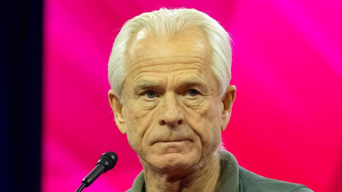 Peter Navarro, exasesor de Donald Trum, da un discurso durante la convención conservadora CPAC en National Harbor, Maryland, el 24 de febrero de 2024. 