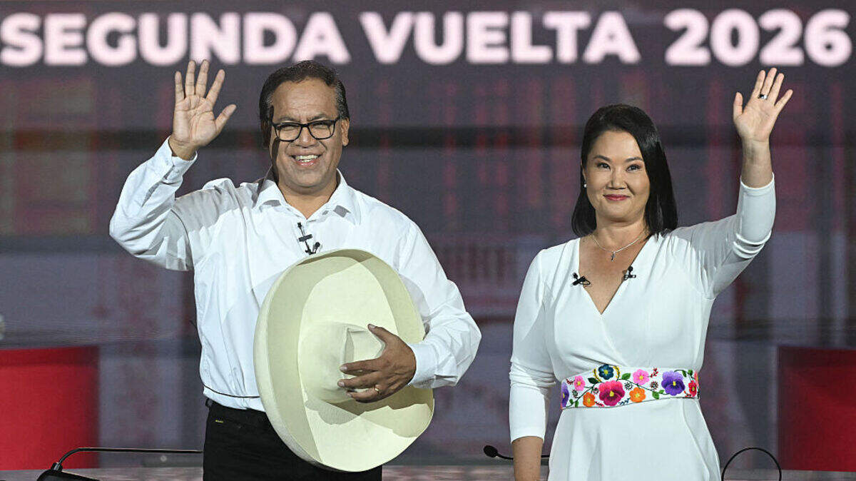 El candidato izquierdista Roberto Sánchez mantiene una ligera ventaja, de tan solo 0,25 % puntos porcentuales, sobre la derechista Keiko Fujimori, cuando se ha contado el 95,084 % de los sufragios de las elecciones presidenciales celebradas el pasado domingo en Perú.