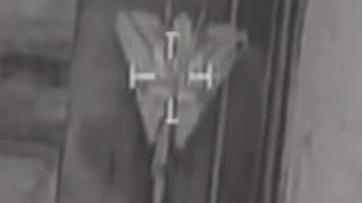 Avión de combate F-14 iraní bombardeado por Israel.
