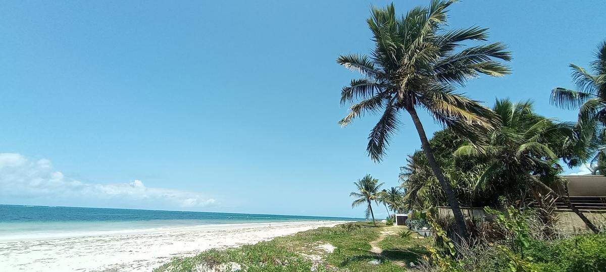 Playa de Nyali de arenas blancas queda a solo 20 minutos del centro de Mombasa.