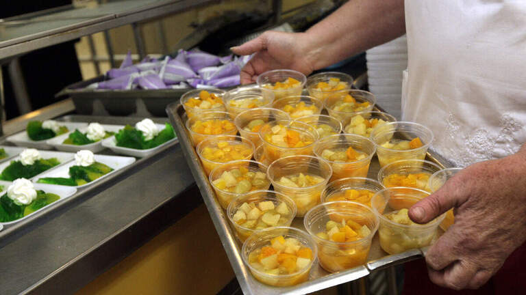 Miles de estudiantes de Miami-Dade dejarán de recibir almuerzos escolares gratuitos