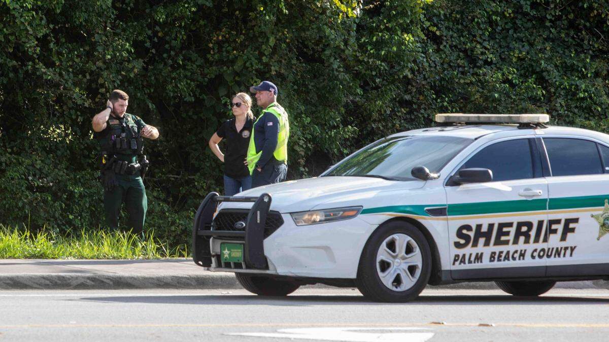 Foto de archivo. Un hombre de Florida fue arrestado tras robar un automóvil y manejar Mar-a-Lago, la residencia y club privado de Donald Trump, para hablar con el presidente electo de Estados Unidos, informan este viernes medios locales.