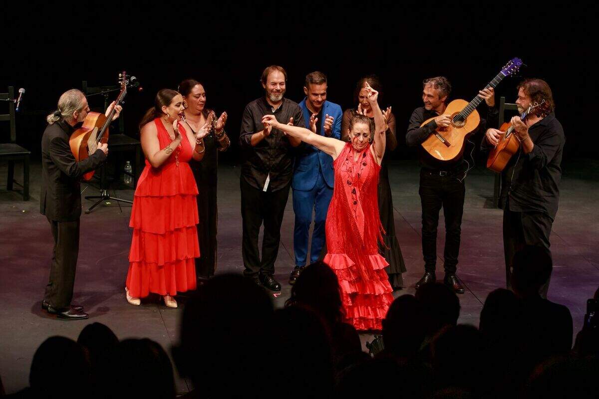 Momento inicial del XVII Festival de Cante Flamenco (2023) en el Carnival Studio Theater del Arsht Center.