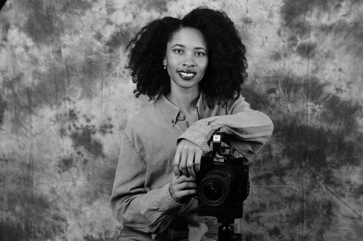 Symone Titania Major utilizará los fondos de su premio The Louies para su cortometraje “Under the Mango Tree”, que explora la profunda conexión de una familia con un árbol de mango en Goulds.