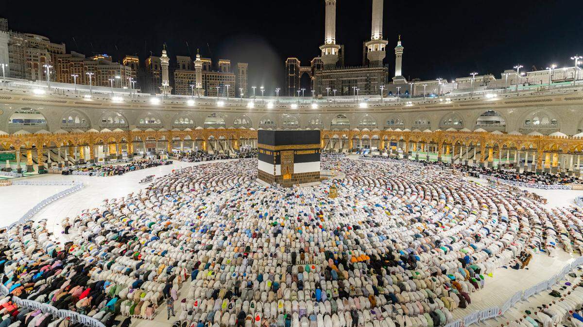 Vista de la Gran Mezquita de La Meca, en Arabia Saudita. En la trágica peregrinación de este año, Egipto es el país más afectado hasta el momento con al menos 325 decesos entre los fieles, la gran mayoría por golpes de calor.