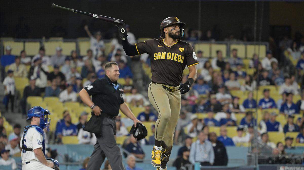  El dominicano Fernando Tatis Jr. bateó dos jonrones y encabezó la ofensiva de los Padres de San Diego, que este domingo vencieron por paliza 10-2 a los Dodgers y empataron a un triunfo por bando la Serie Divisional de la Liga Nacional.
