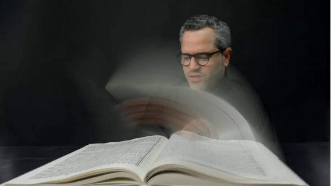  Marcus Roberts, y su trío de jazz transforman ‘Rhapsody in Blue’ mediante una hábil improvisación en el Arsht Center.