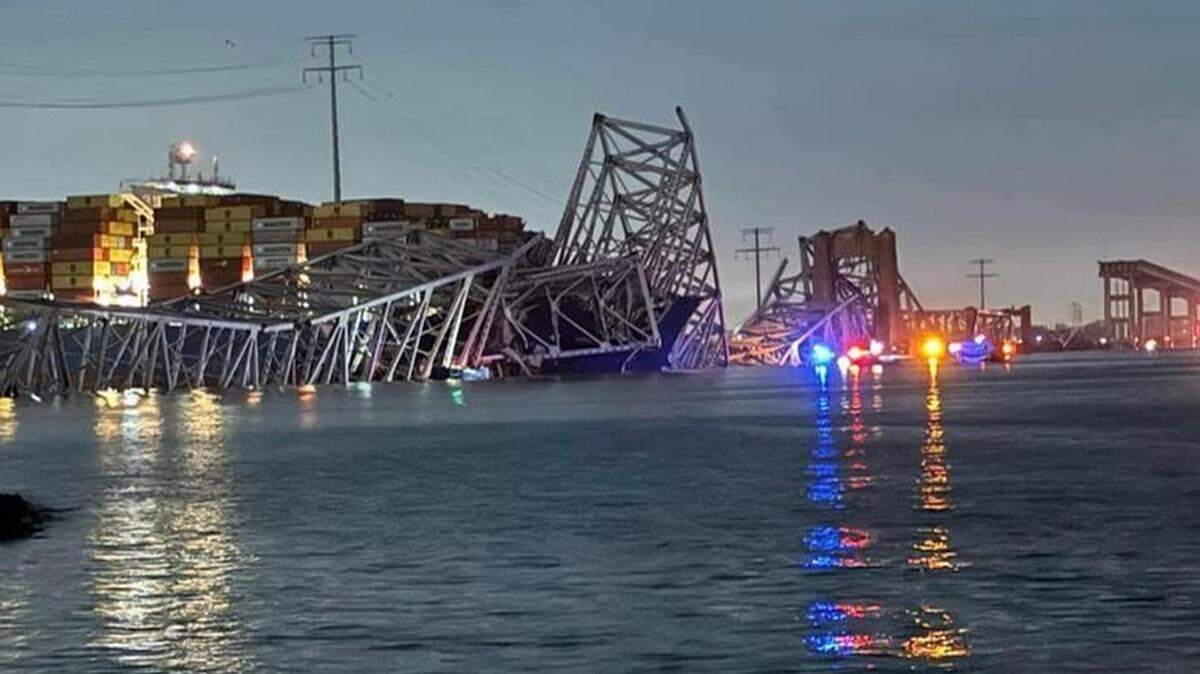 Imagen del puente Francis Scott Key que se derrumbó después que un barco carguero se estrellera contra una de sus bases, en la madrugada del martes 26 de marzo de 2024, en Baltimore, Maryland.