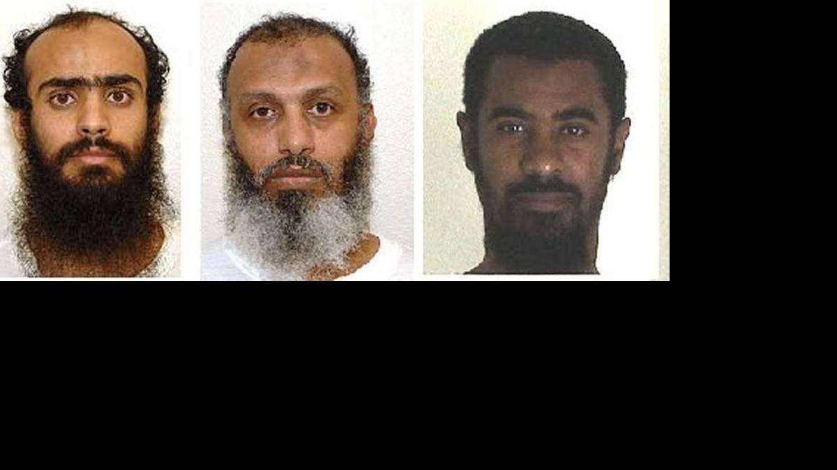 Desde la izquierda, tres de los cinco yemeníes que fueron liberados de Guantánamo a Emiratos Árabes el 14 de noviembre 2015: Ali al Razihi, Jalid al Qadasi y Suleiman al Nahdi, en las fotos de sus perfiles estadounidenses de prisioneros militares prestados a McClatchy Newspapers por WikiLeaks.