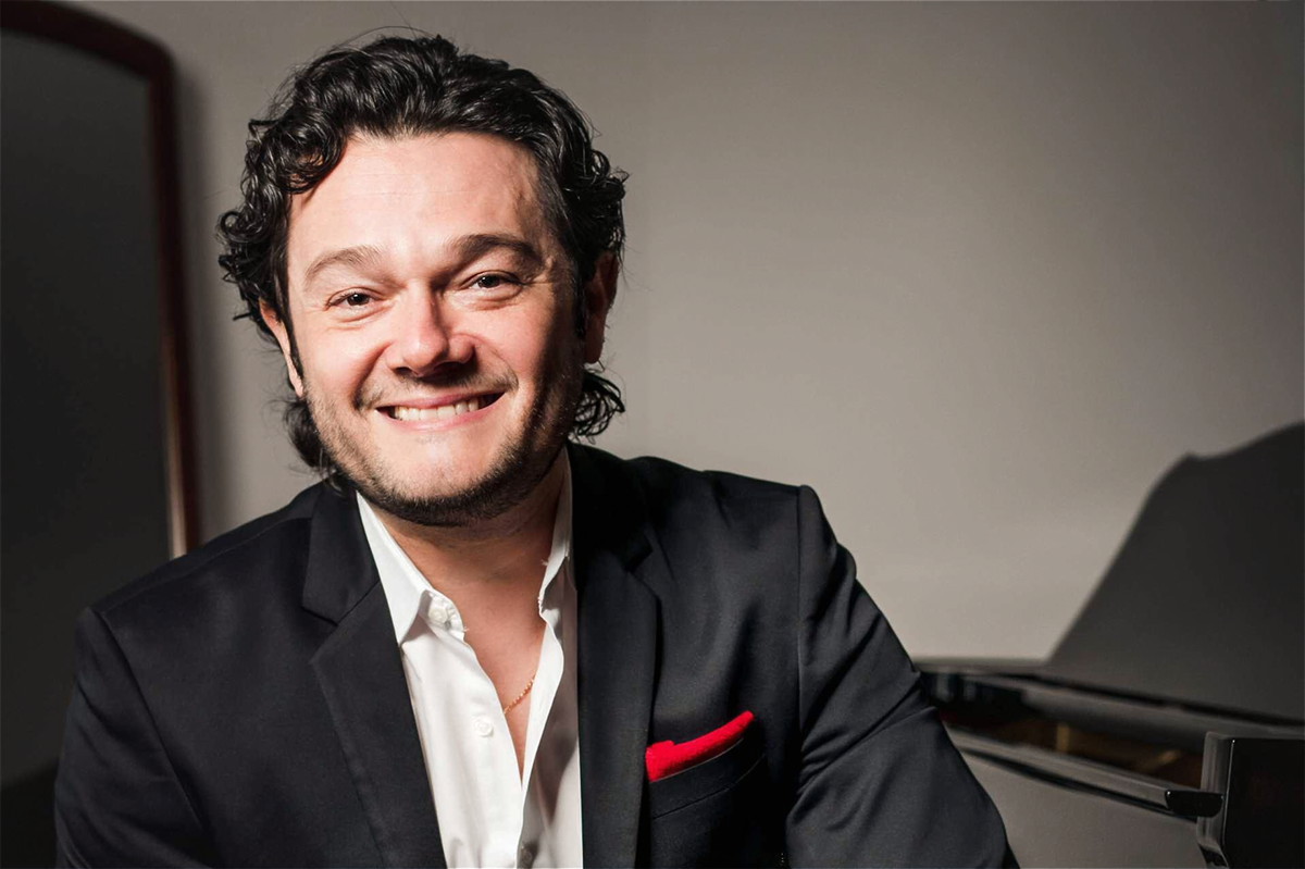 El tenor mexicano Arturo Chacón Cruz se presentará en el Concierto “Viva México”, de la Serie de Conciertos St. Hugh – Steinway.