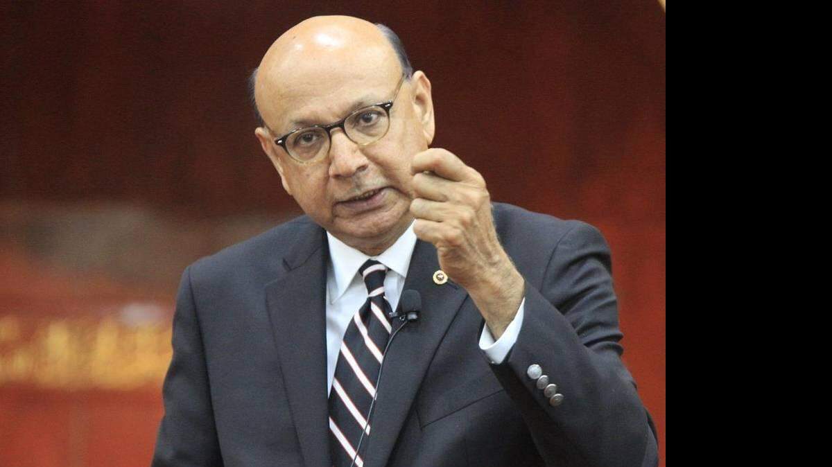 Khizr Khan durante un discurso el Centro Islámico del Gran Miami. Carl Juste/Miami Herald