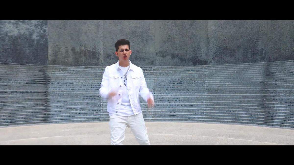 El rapero Leosmany Castillo figura entre los invitados del video ‘Contigo en el cielo’.
