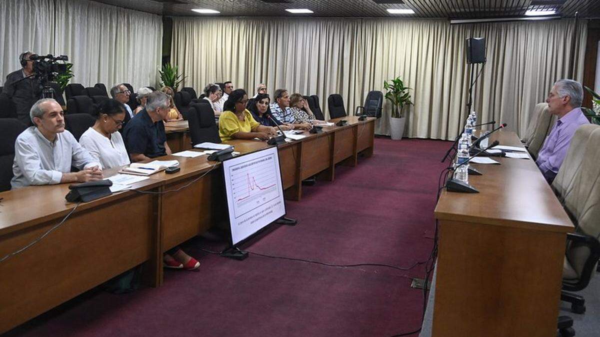 Durante una reunión el martes en el Palacio de las Convenciones de La Habana, el gobierno cubano evaluó la situación del país tras el brote de hantavirus en el crucero Mv Hondius.  