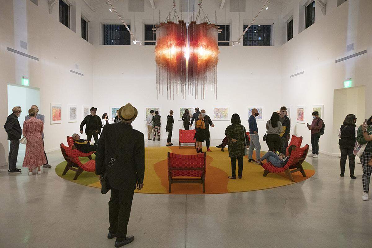“Jorge Pardo: Mongrel” en el Museum of Art and Design del MDC (MOAD) en la histórica Freedom Tower está hasta 1 de mayo de 2022 y es una exposición inmersiva que evoca la propia historia y biografía del artista.