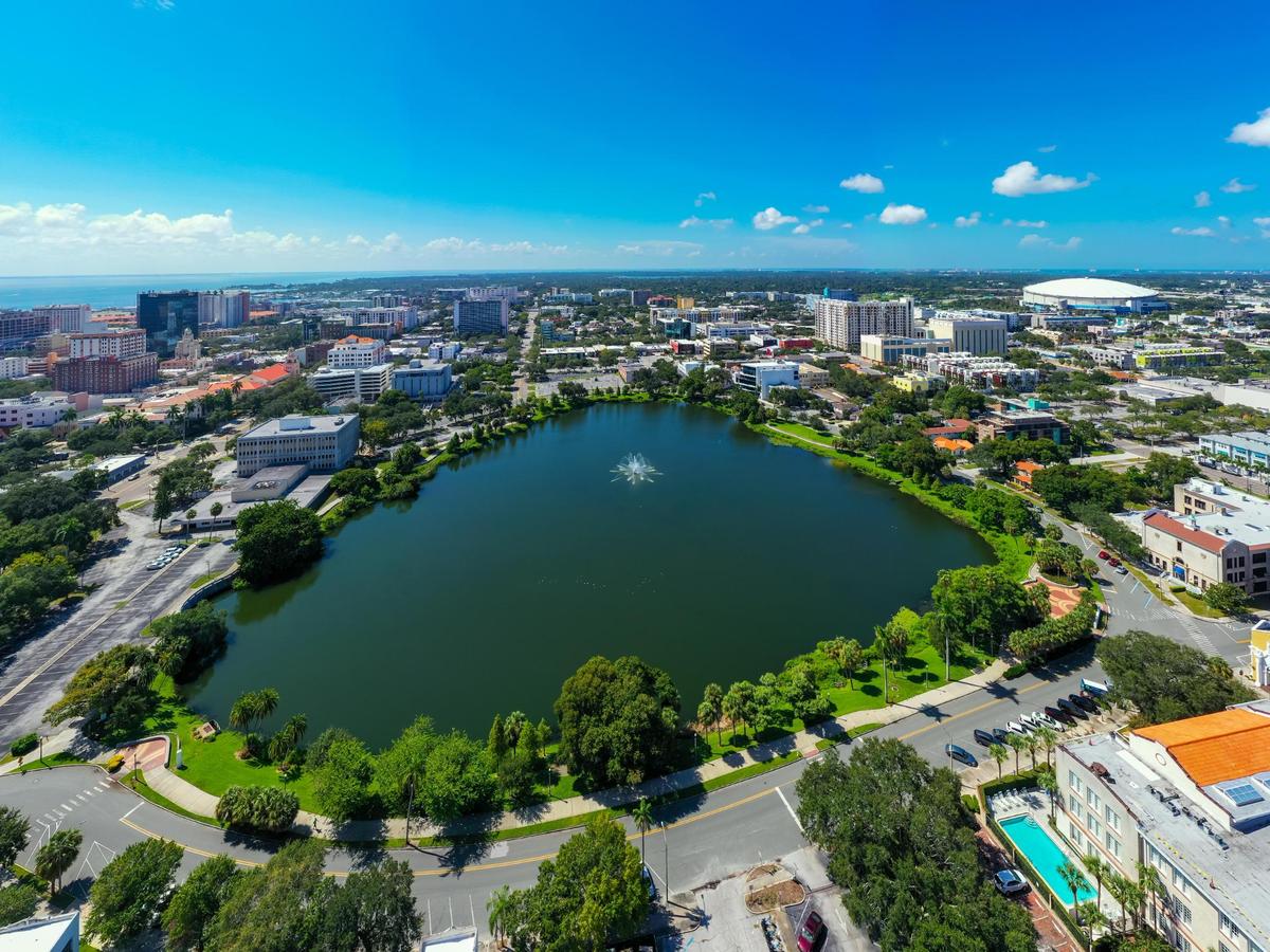 Vista de Mirror Lake, en St Petersburg, Florida. Aunque ya no es una estado barato ni por los altos alquileres ni el precio de las viviendas, Florida sigue a la cabeza entre los mejores para retirarse.