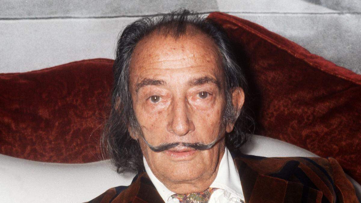 Foto del artista español Salvador Dalí (1904-89) tomada en diciembre de 1972 en París.
en París. Una de sus pinturas más conocidas es “La persistencia de la memoria”. 