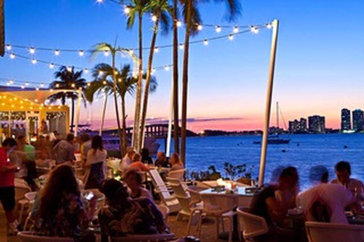 Rusty Pelican, situado en Key Biscayne, ofrece una amplia colección de vinos para todos los gustos.
