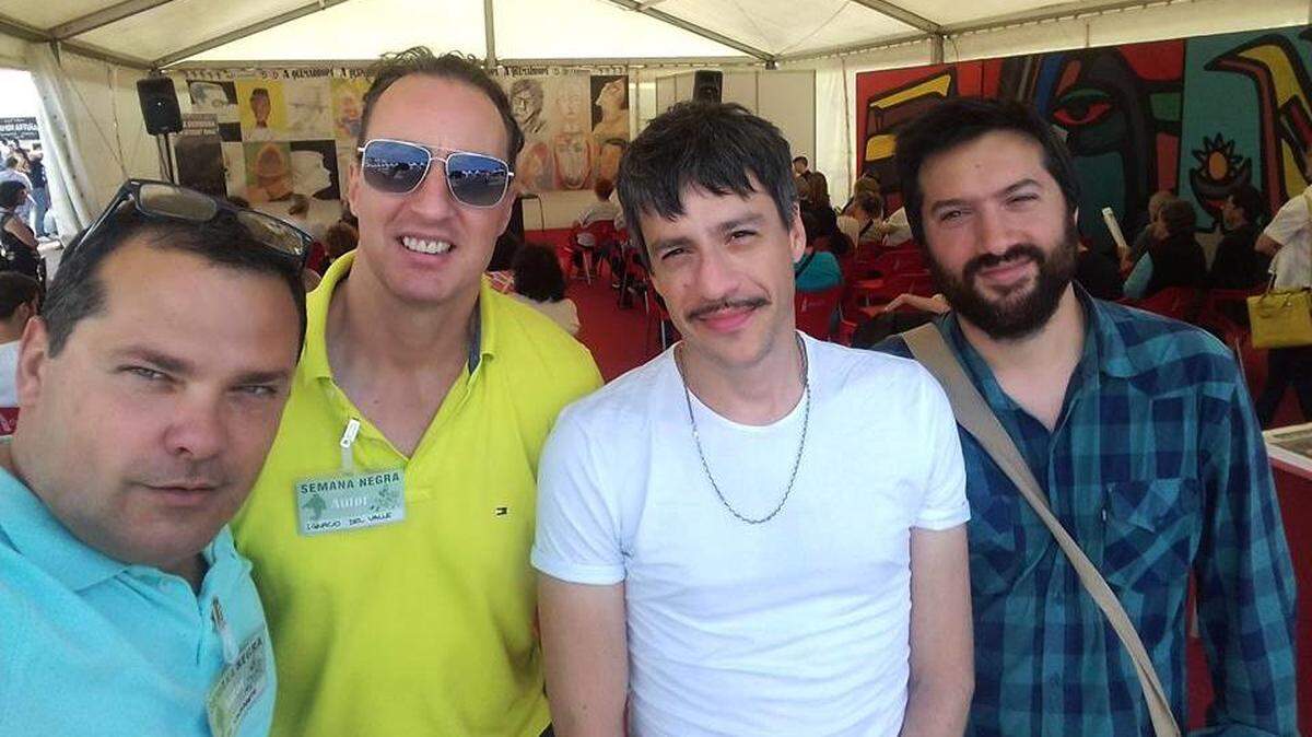 De izquierda a derecha los escritores William Navarrete, Ignacio del Valle, Enzo Maqueira y Nicolás Ferraro durante la Semana Negra de Gijón.
