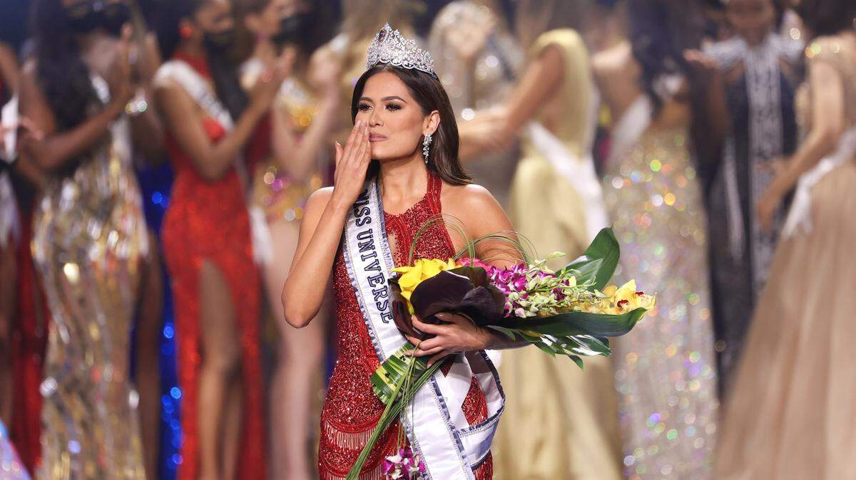 Miss Mexico Andra Meza was chosen Sunday night as Miss Universe at Hard Rock Hotel Hollywood