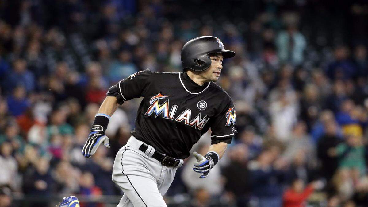 Ichiro Suzuki desapareció la bola en su último turno al bate en el noveno episodio y desató el delirio de los 27,000 aficionados reunidos en el Safeco Field que no paraban de gritar su nombre.