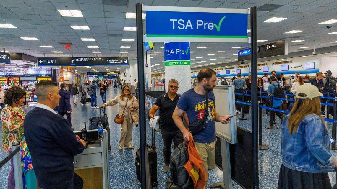 Los aeropuertos del sur de la Florida registran cambios en los viajes ante la incertidumbre turística