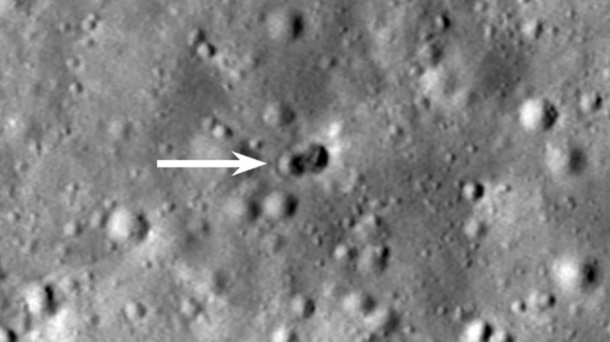 Misterioso cohete se estrella en la Luna y deja un desconcertante ‘cráter doble’, reportó la NASA. Es algo nuevo.