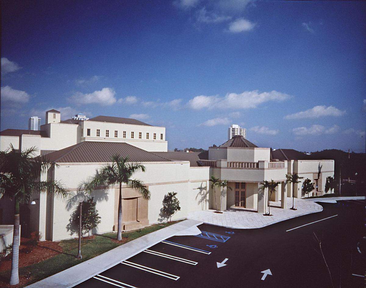 Una visita obligada si vas a West Palm Beach es su museo de arte, fundado en 1941 por Ralph Hubbard Norton y Elizabeth Norton.