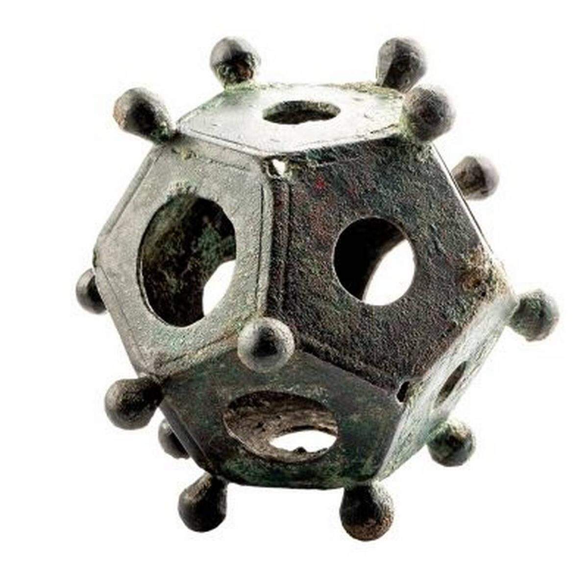 Un ejemplo de un dodecaedro romano completo. Foto de la Agencia del Patrimonio de Flandes.