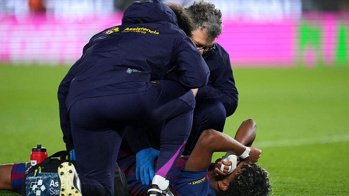 El Barcelona venció 1-0 al Celta, este miércoles en la 33ª jornada liguera, para seguir corriendo hacia el título nacional, pero pagó el alto precio de una lesión de Lamine Yamal.