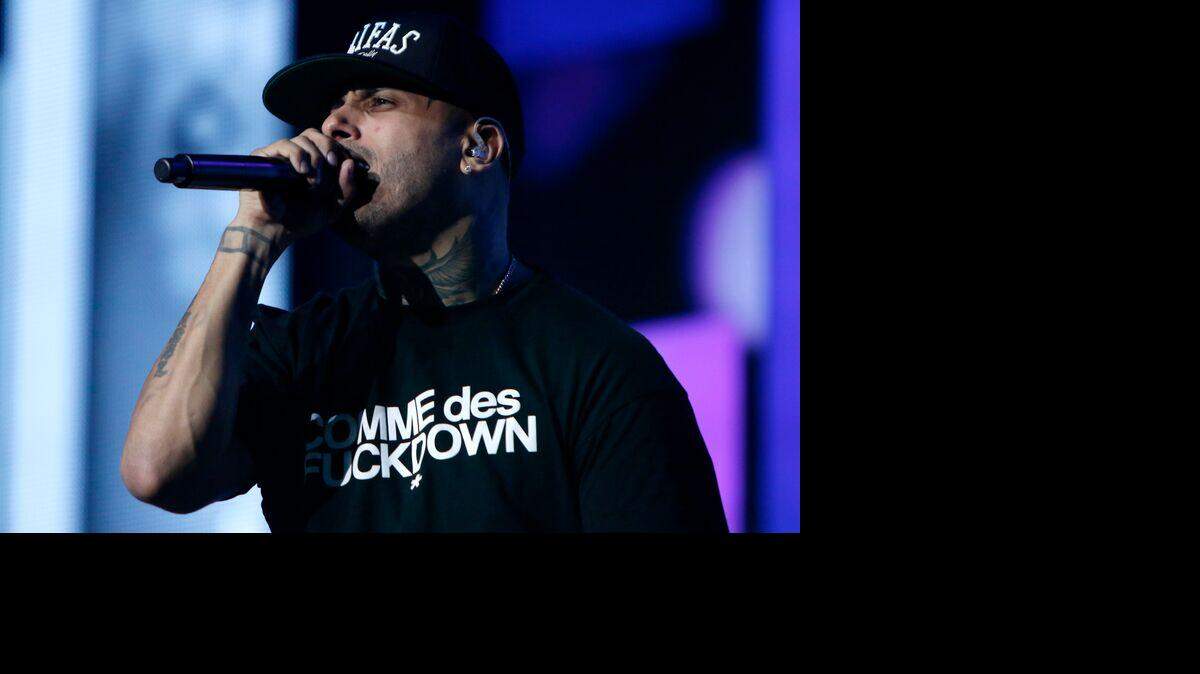 Nicky Jam ensaya para su presentación en los  'Premios Tu Mundo' que tendrán lugar el jueves 20 de agosto a las 8 de la noche por Telemundo.