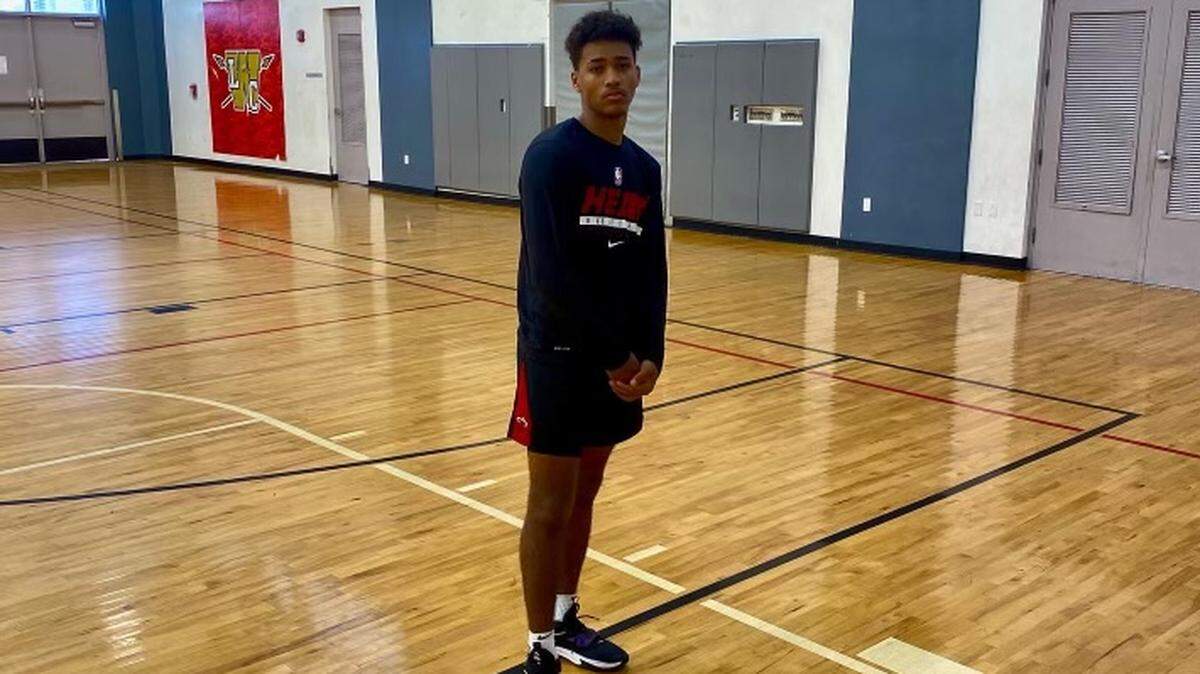 El joven armador dominicano Luis Almonte Allen trabaja duro para poder llegar pronto a la NBA. De momento dio su primer paso al firma con el filial del Miami Heat.