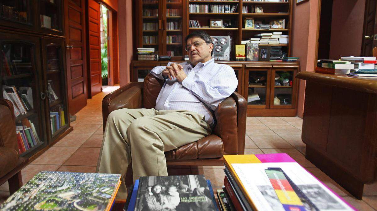 El escritor nicaragüense Sergio Ramírez durante una entrevista en su casa de Managua, en agosto de 2012.