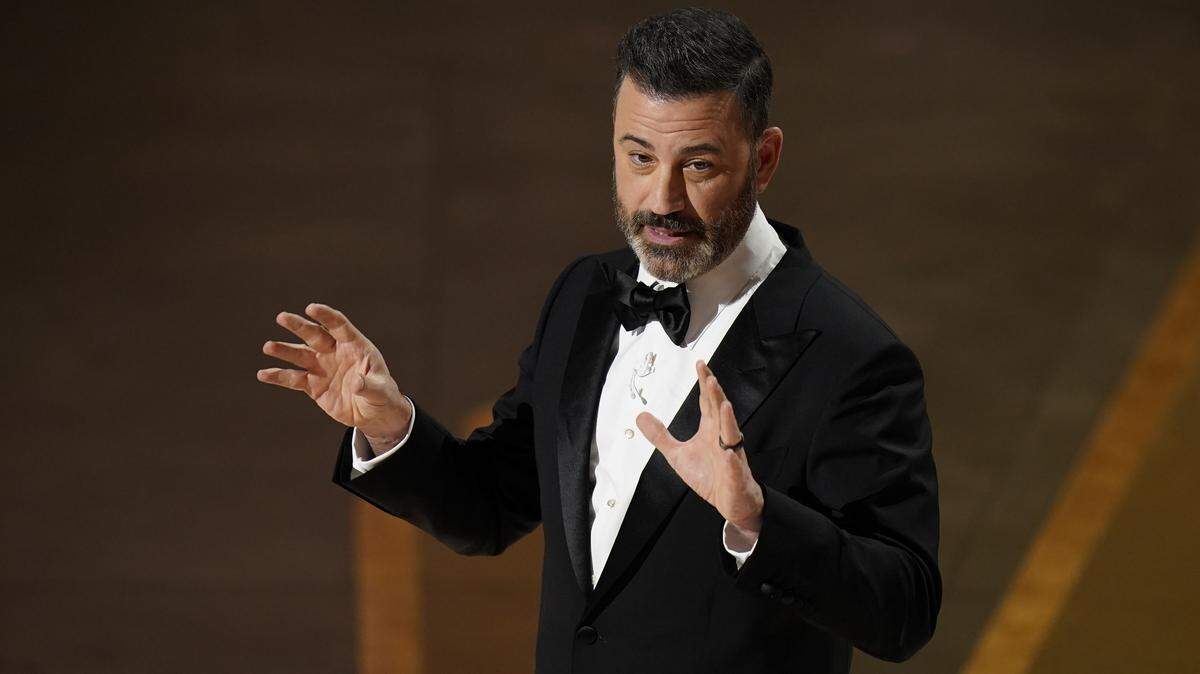 El programa del comediante Jimmy Kimmel fue retirado del aire en septiembre luego que opinar que el movimiento MAGA (Make America Great Again) había explotado políticamente el asesinato del activista de derecha y aliado de Donald Trump, Charlie Kirk, quien fue baleado en un campus universitario. Luego le restituyeron el programa.