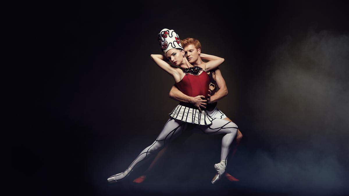 Jordan Elizabeth Long y Alexander Peters en “Prodigal Son” de George Balanchine.