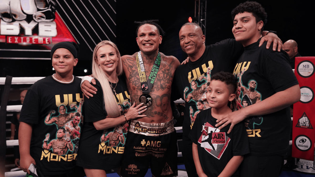 Ulysses Díaz se fue en sus propios términos. Después de muchos años en el negocio de los golpes y el dolor, el cubano ha colgado los guantes o, mejor dicho, sus puños, después de imponerse este fin de semana por nocaut en el evento BYB 29 Brawl In The Pines III.