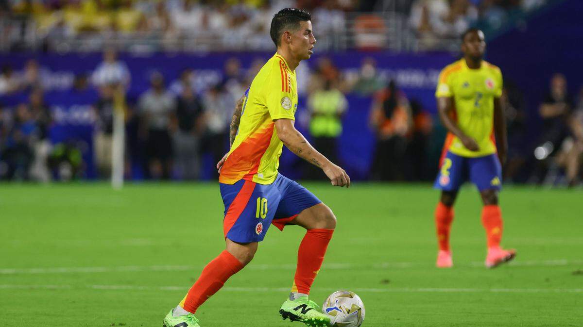 Para enfrentar a Ecuador, Néstor Lorenzo seguramente alineará desde el inicio a su estandarte y capitán, James Rodríguez, quien entró de suplente en el segundo tiempo en el partido ante Uruguay.