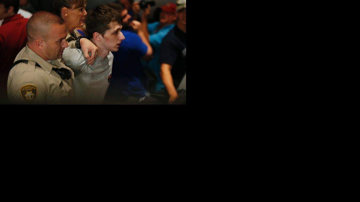 Michael Sandford, que el lunes fue procesado por “acto de violencia en un predio privado”,deberá comparecer nuevamente ante la justicia el próximo 5 de julio. AP