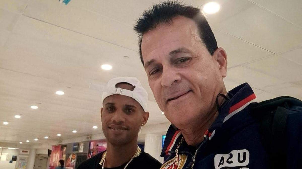 Billy Rodríguez y su entrenador Eufrasio González ya se encuentran en Puerto Rico para pelear este 6 de abril en Ponce.