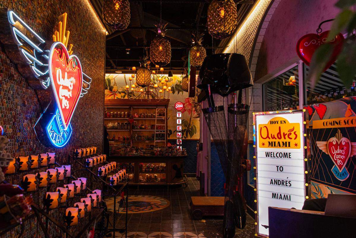 El interior de Andrés Carne de Res en Miami Beach.