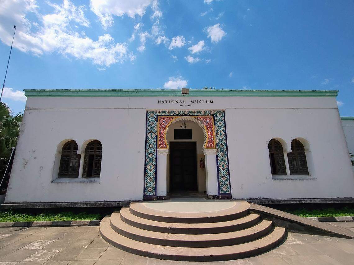 El National Museum cuenta con una exhibición que repasa la evolución humana a partir de los restos humanos encontrados en el África oriental, además de la fauna local. 