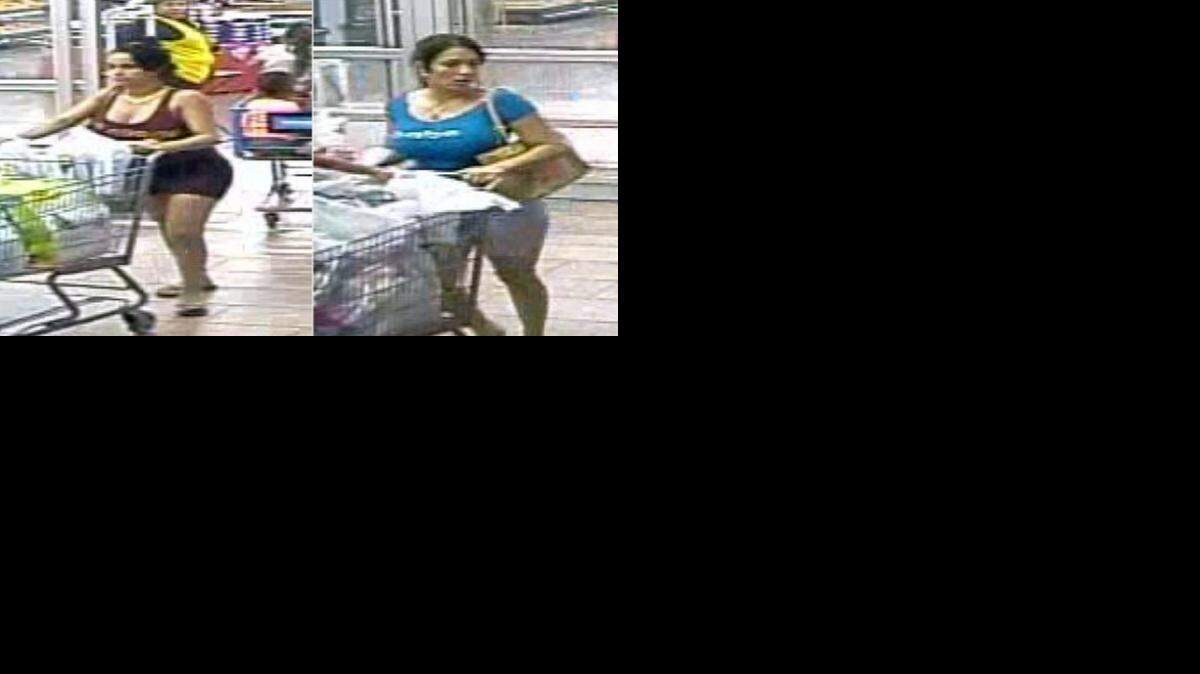 En el video aparecen las dos mujeres mientras compraban diversos atículos en el Walmart localizado en el 9191 W. Flagler street con la tarjeta de la víctima.